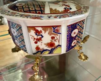 Vintage Chinese Imari Style Porcelain Floral Hexagonal Covered Dish