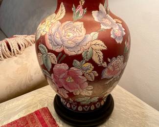 Chinoiserie Table Lamp Red Chinese Porcelain Asian Floral Flowers Vintage 