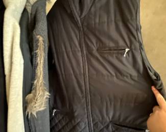 womens black quilted vest 