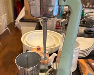 Hamilton BEach Milkshake Mixer 