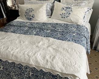 Blue White Queen Bedding Set - Iron Headboard 