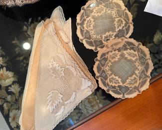 Vintage lace Napkins - Doily
