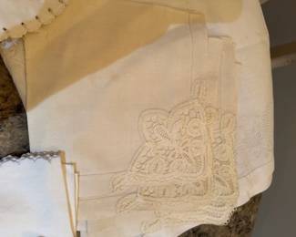 Vintage Lace Linen Napkins 