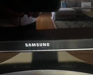 77" smart Tv.