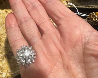 Lovely popular Ballerina. Diamond ring.