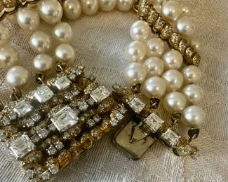 This is the most stunning bracelet with over 7cts of diamonds