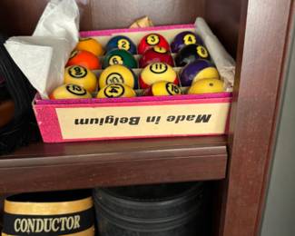 Very nice Pool Ball Set