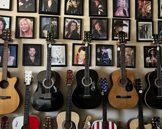 Loretta Lynn, Toby Keith, Dwight Yokum, Kenny Chesney, Jimmy Buffet, Porter Wagoner, Merle Haggard, Shania Twain, Reba McEntire, Sugarland, Jewel, Josh Turner, Glen Campbell, Kellie Pickler, Blake Shelton, Faith Hill and Tim McGraw, Les Paul, Kris Kristofferson, Vince Gill, Darryl Worley, Brooks & Dunn/, Marty Roe, Brad Paisley, George Strait, Clint Black, Ray Price, Alan Jackson, Miranda Lambert, ...