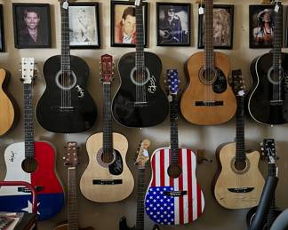 Loretta Lynn, Toby Keith, Dwight Yokum, Kenny Chesney, Jimmy Buffet, Porter Wagoner, Merle Haggard, Shania Twain, Reba McEntire, Sugarland, Jewel, Josh Turner, Glen Campbell, Kellie Pickler, Blake Shelton, Faith Hill and Tim McGraw, Les Paul, Kris Kristofferson, Vince Gill, Darryl Worley, Brooks & Dunn/, Marty Roe, Brad Paisley, George Strait, Clint Black, Ray Price, Alan Jackson, Miranda Lambert, ...