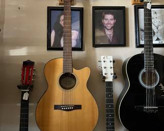 Loretta Lynn, Toby Keith, Dwight Yokum, Kenny Chesney, Jimmy Buffet, Porter Wagoner, Merle Haggard, Shania Twain, Reba McEntire, Sugarland, Jewel, Josh Turner, Glen Campbell, Kellie Pickler, Blake Shelton, Faith Hill and Tim McGraw, Les Paul, Kris Kristofferson, Vince Gill, Darryl Worley, Brooks & Dunn/, Marty Roe, Brad Paisley, George Strait, Clint Black, Ray Price, Alan Jackson, Miranda Lambert, ...