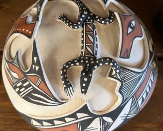 Art Acoma Pot Angelina Medina Clay Black, Cream, Orange Lizard