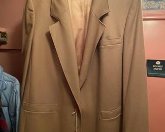 Women's clothing sizes L-1X (brands like: Coldwater Creek, Ralph Lauren, Chessa Davis, vintage clothing)
	•  Women's handbags (brands like: Kate Spade, Michael Kors)
