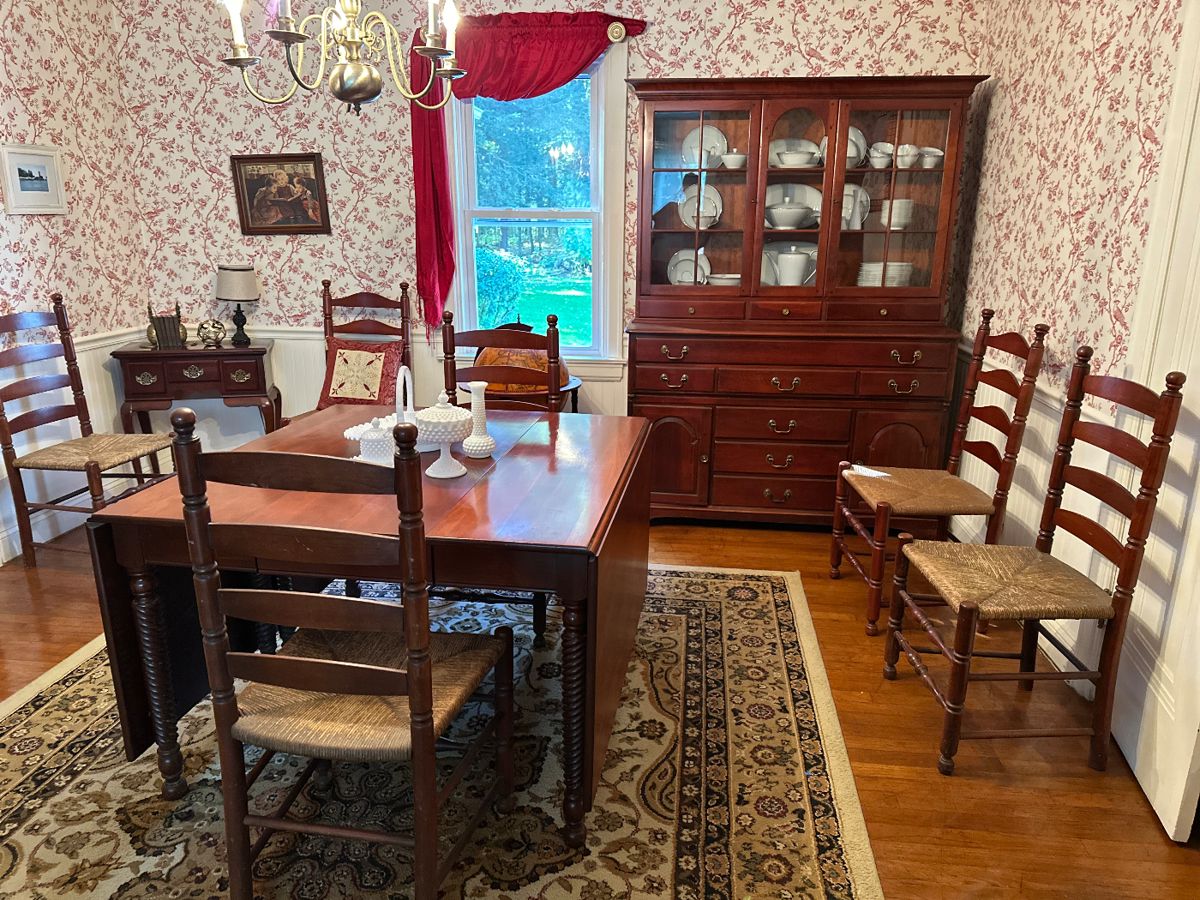 Pennsylvania House dining rm furniture