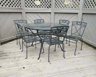 Salterini Mount Vernon Pattern Circular Dining Table & Six Chairs.  Excellent condition.