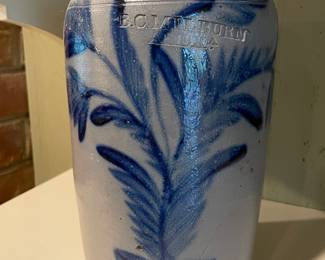 An Excellent B. C. Milburn Alexandria, VA Salt Glaze Crock