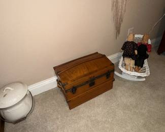 Doll trunk