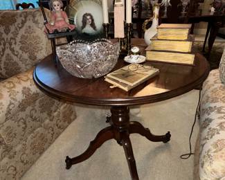Fine antique tilt top table