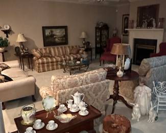American Drew Cherry Tea Table