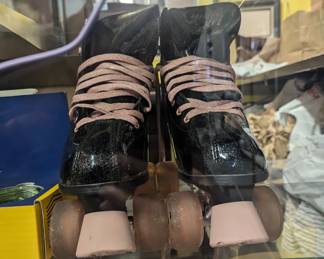 Roller skates 