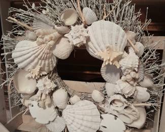 Shell wreath - Brand new in box