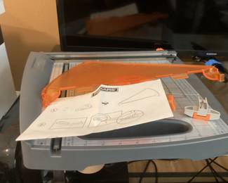 Fisker paper cutter