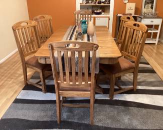Oak “Sedona” table with two leaves  and 6 chairs