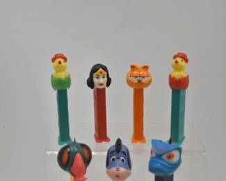 LOT OF ASSORTED VINTAGE PEZ DISPENSERS
