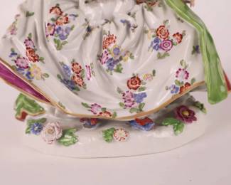 ANTIQUE DRESDEN PORCELAIN STATUE