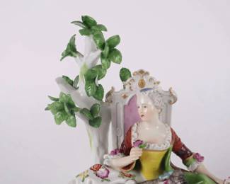ANTIQUE DRESDEN PORCELAIN STATUE