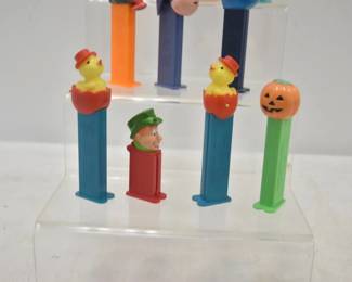 LOT OF ASSORTED VINTAGE PEZ DISPENSERS