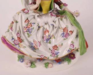 ANTIQUE DRESDEN PORCELAIN STATUE