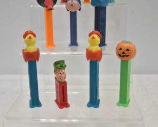 LOT OF ASSORTED VINTAGE PEZ DISPENSERS