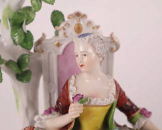 ANTIQUE DRESDEN PORCELAIN STATUE