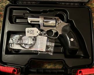 #88 RUGER SP101 357 mag excellent use condition, but not an original box
