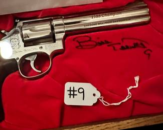 #9 Smith & Wesson 357 mag autographed by Bill Elliott excellent used condition