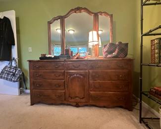 Ethan Allen Dresser