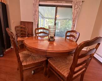 Thomasville Dining Set (1 Leaf)