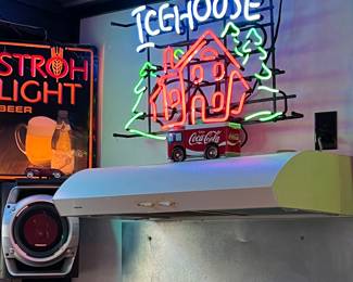 Ice house neon sign 