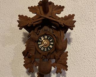 Wooden cuckoo clock. Works 