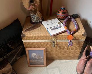 Rattan / wicker trunk 