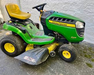 John Deere Lawn Mower Tractor D105