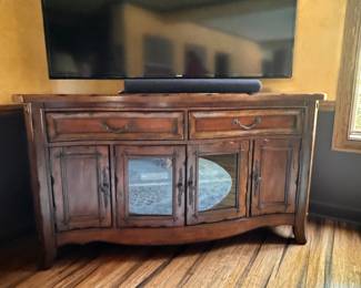 Beautiful Credenza T>V> stand