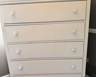 Nice 5 drawer chest