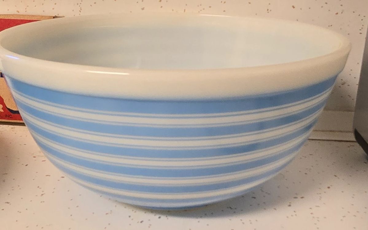 Vintage Pyrex 403 Blue Striped Mixing Bowl
