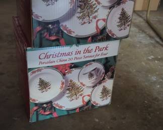Christmas in the Park Dish Sets in Box!
