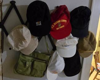 Caps