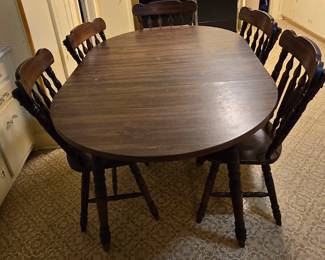 Kitchen table with 6 chairs