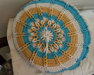 Crocheted pillow
