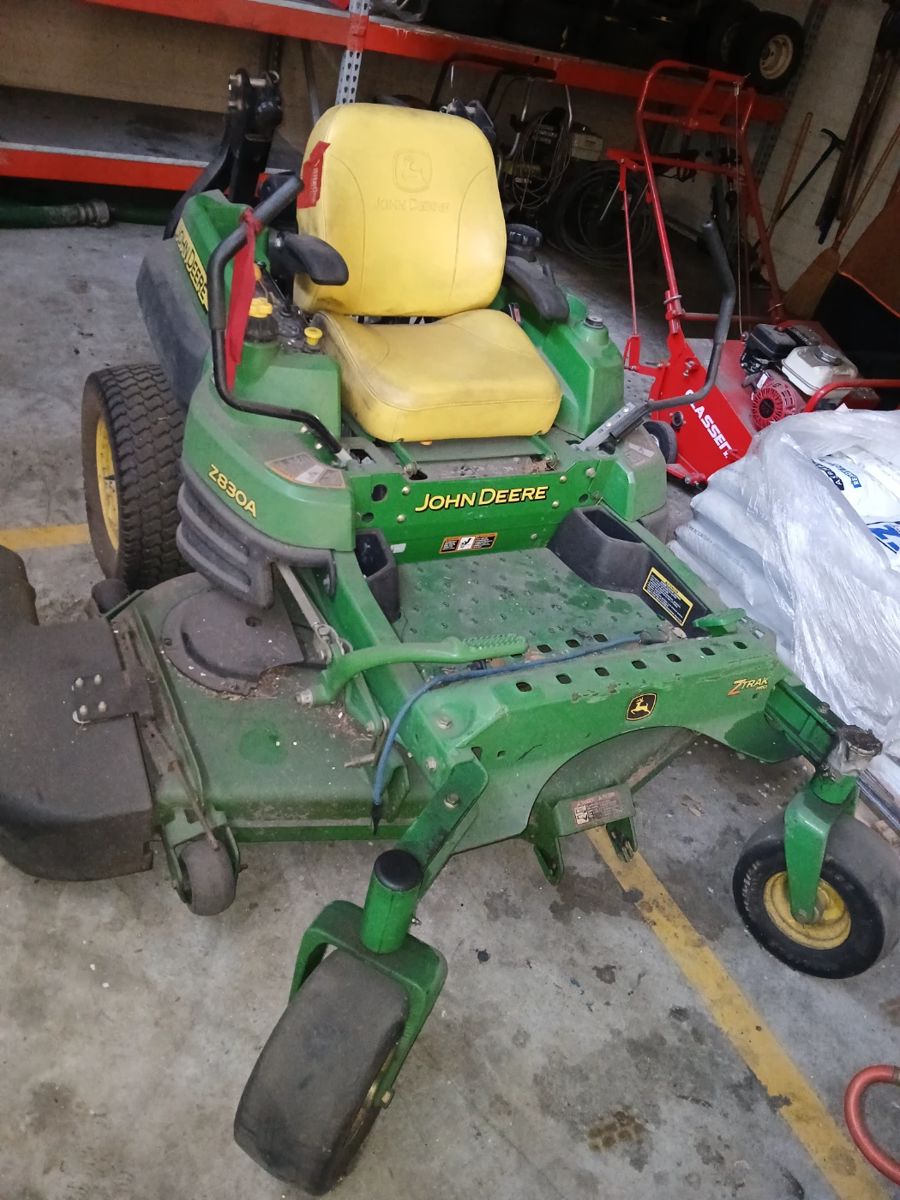 John deere 60" cut