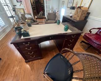 Hekman Leather Topped Desk